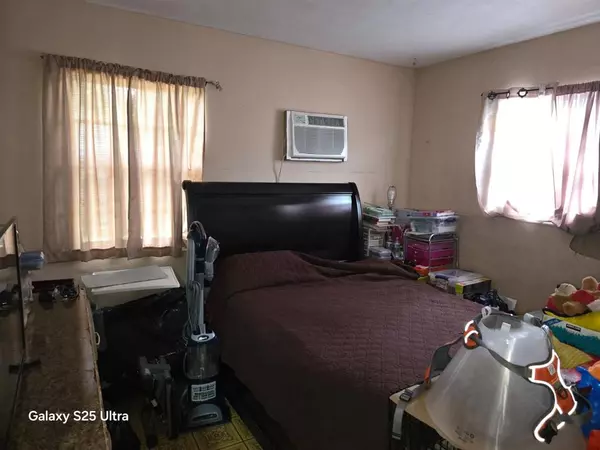 Miami, FL 33168,446 NW 119th St