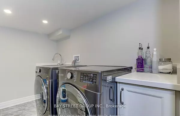 East Gwillimbury, ON L0G 1R0,17 Ben Sinclair bs ST #lower