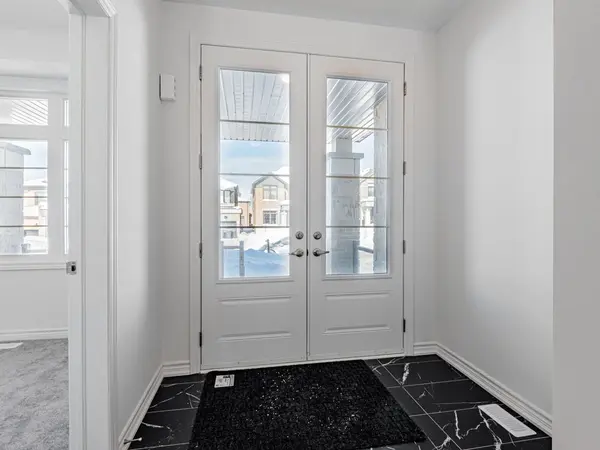 7 Daffodil RD, Springwater, ON L9X 2C5