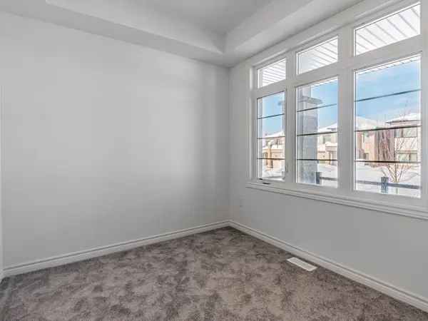 7 Daffodil RD, Springwater, ON L9X 2C5