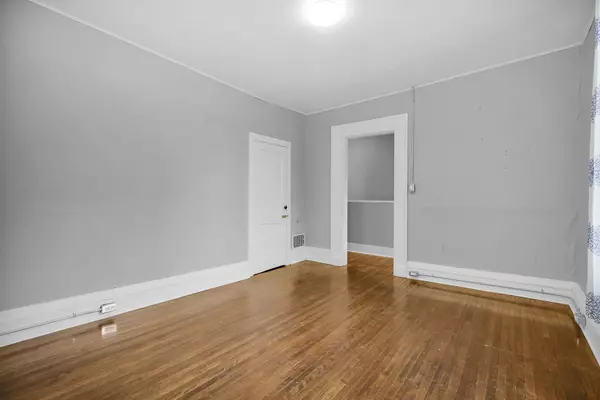 St. Thomas, ON N5R 2Z9,122 Centre ST #2