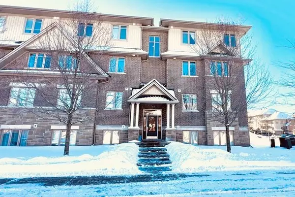 188 Hornchurch LN #E, Barrhaven, ON K2J 2T3