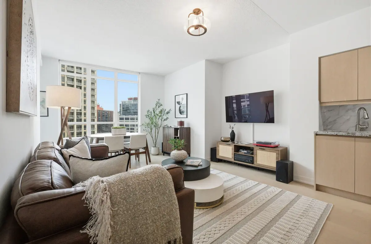 215 Fort York BLVD #702, Toronto C01, ON M5V 4A2