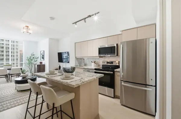 215 Fort York BLVD #702, Toronto C01, ON M5V 4A2