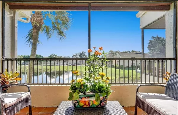 7300 NW 1st St #205, Plantation, FL 33317