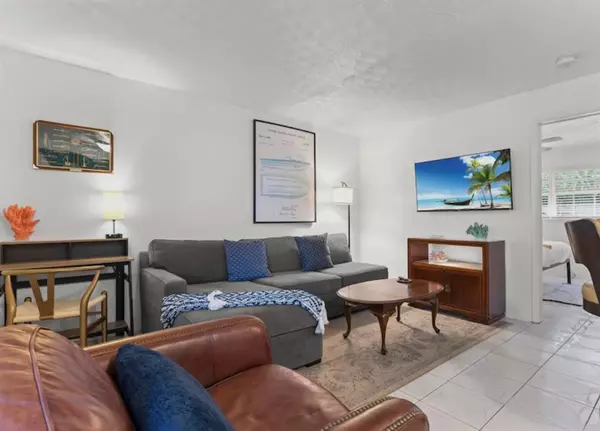 Fort Lauderdale, FL 33304,820 NE 16th Ave #4