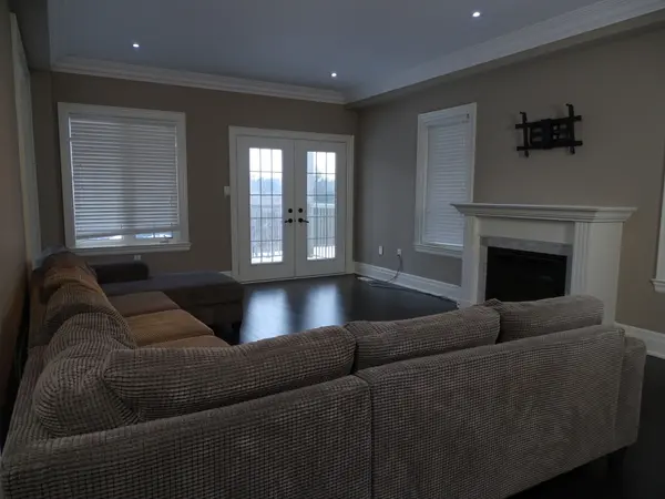 Brampton, ON L6Y 3A5,24 Llyod Sanderson DR