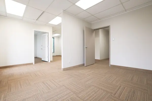 1376 Bank ST #208, Billings Bridge - Riverside Park And Area, ON K1H 7Y3