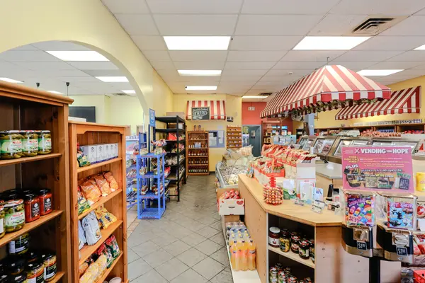 754 Queenston RD #1 & 2, Hamilton, ON L8G 1A4