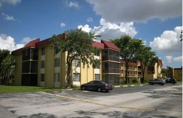 3490 Foxcroft Rd #317, Hollywood, FL 33025