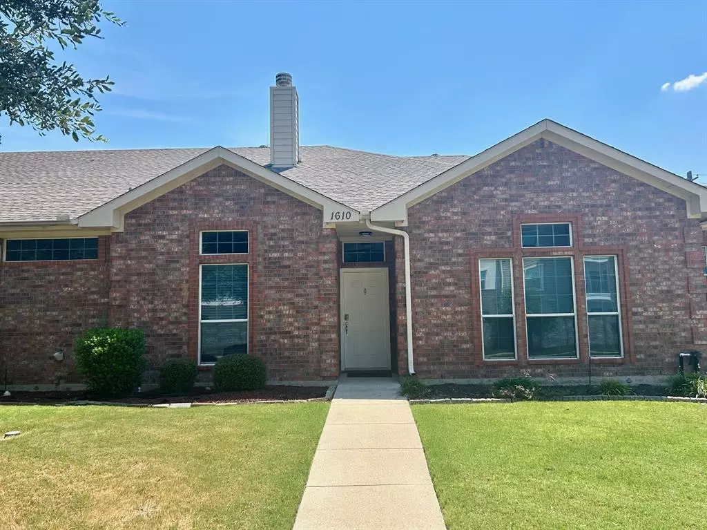 Denton, TX 76208,1610 Poinsettia Boulevard