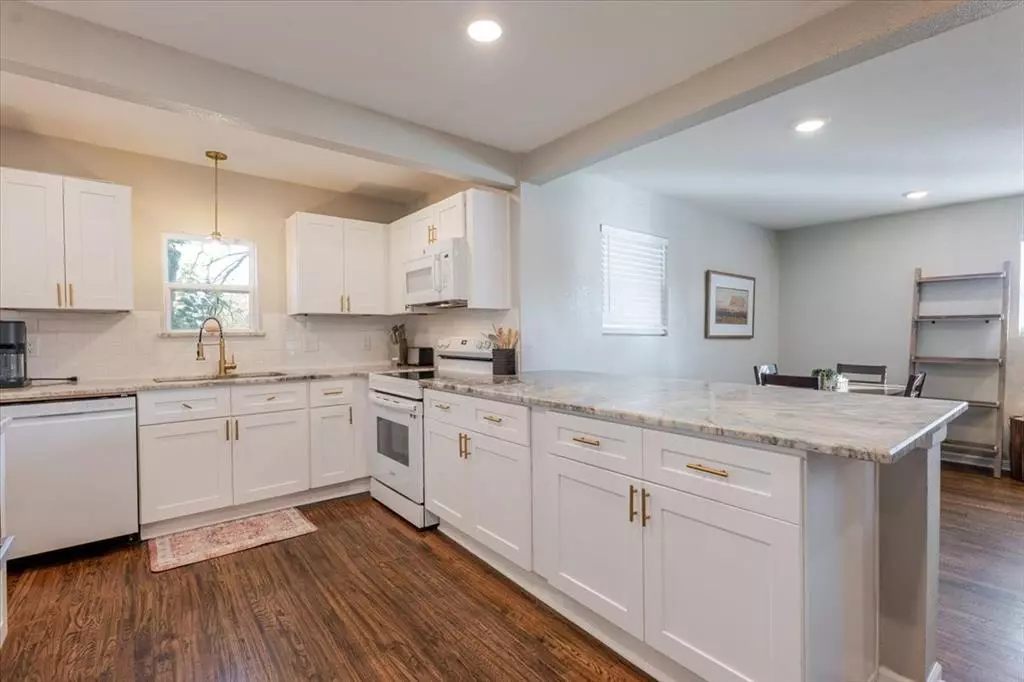 Mineral Wells, TX 76067,713 SE 16th Street