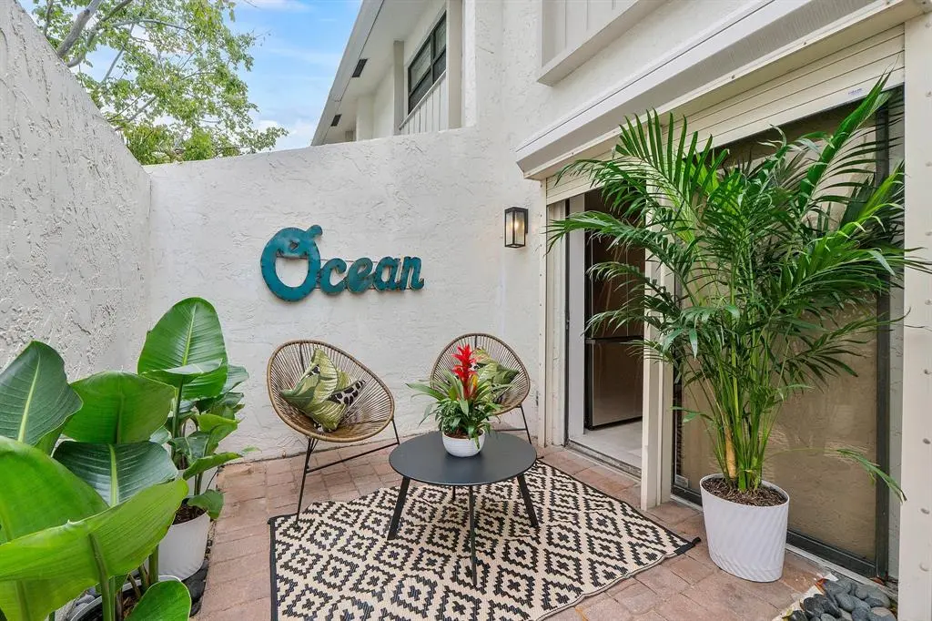 Fort Lauderdale, FL 33301,555 NE 7th Ave #5A