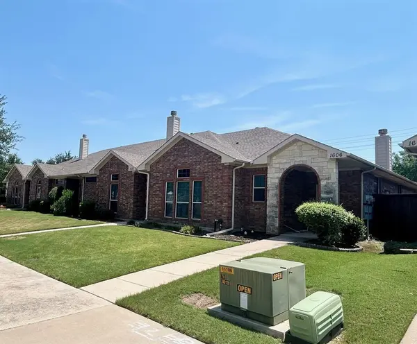 Denton, TX 76208,1610 Poinsettia Boulevard