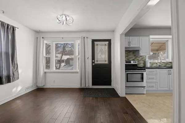 316 Pacific AVE #Main, Oshawa, ON L1J 1V7