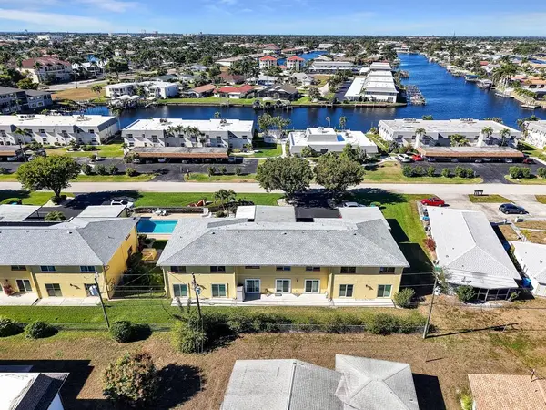 Cape Coral, FL 33904,4021 SE 19th Ave #201