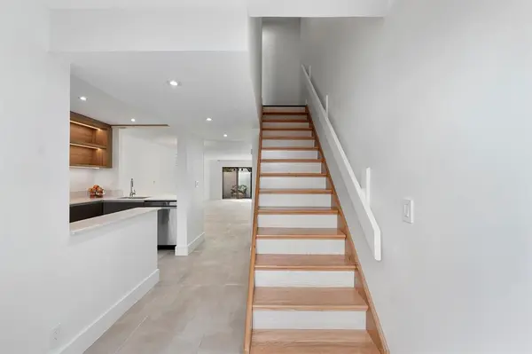 Fort Lauderdale, FL 33301,555 NE 7th Ave #5A