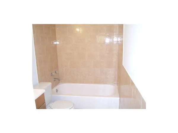 Lauderhill, FL 33319,4158 Inverrary Dr #404