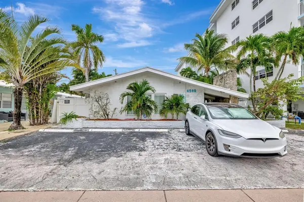 Lauderdale By The Sea, FL 33313,4548 N Ocean #2