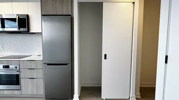 Toronto W08, ON M8Z 1R7,36 Zorra ST #1610