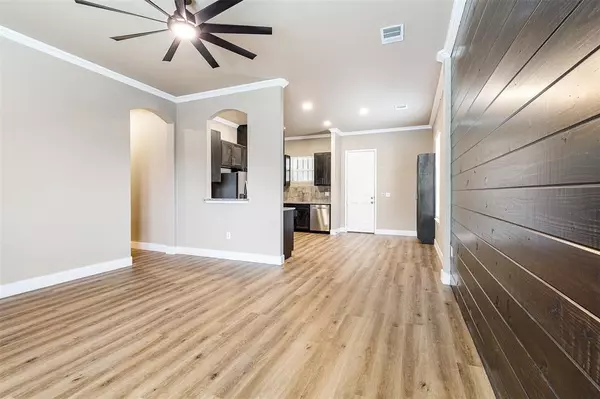 Bonham, TX 75418,413 Henderson Street