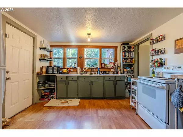 Sandy, OR 97055,58801 SE CABIN LN