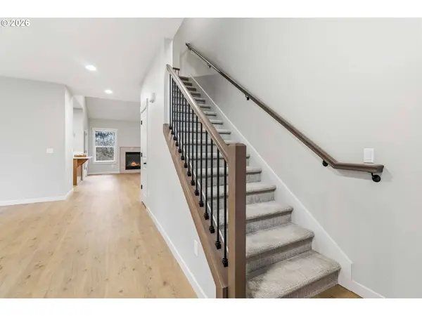 Longview, WA 98632,198 SALMONBERRY LN