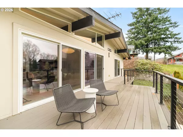 Portland, OR 97219,7323 SW 24TH AVE