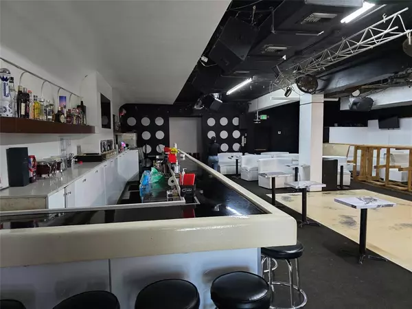 West Miami, FL 33144,6051 SW 8th St