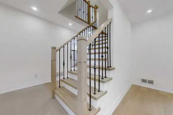 Markham, ON L3T 5E8,86 Breckonwood CRES