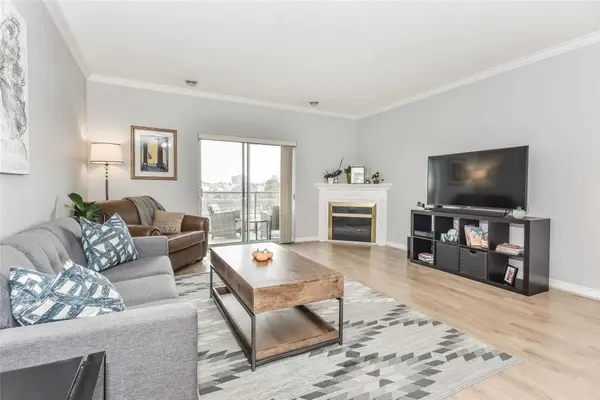 Guelph, ON N1E 7H7,60 Wyndham ST S #608