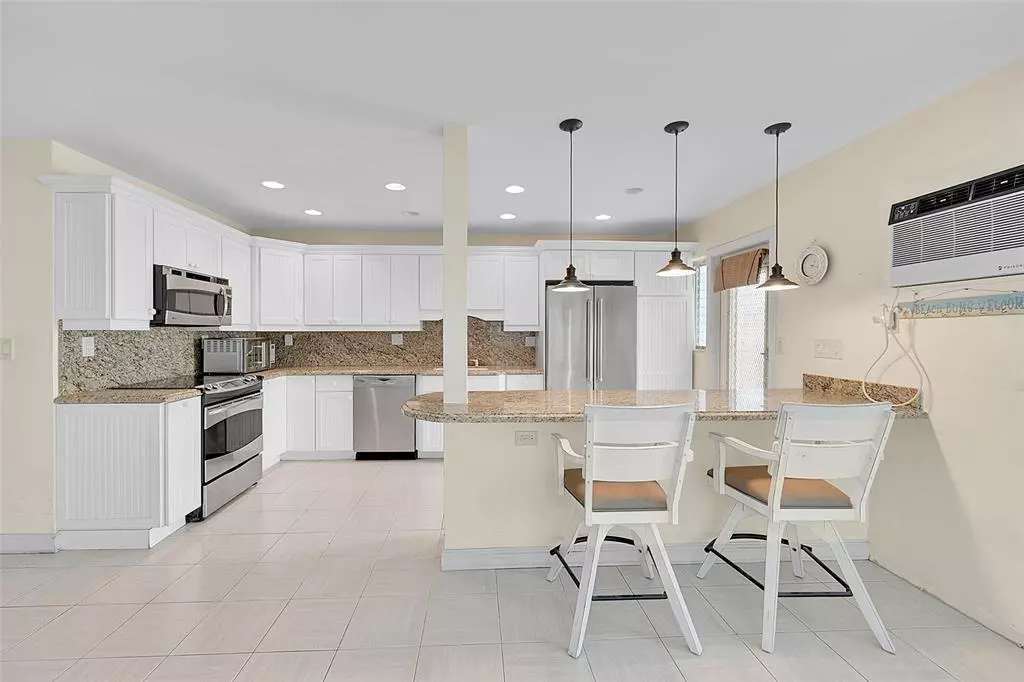 Pompano Beach, FL 33062,1110 N Riverside Dr #14