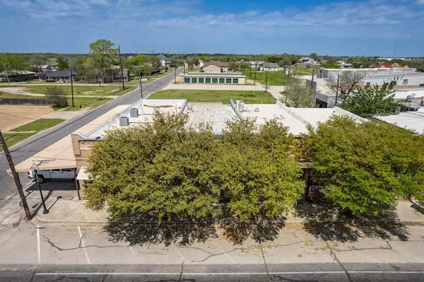 Palmer, TX 75152,112 W Jefferson Street