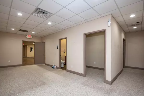 Palmer, TX 75152,112 W Jefferson Street