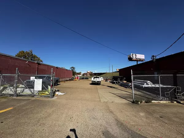 Shreveport, LA 71101,939 Louisiana Avenue