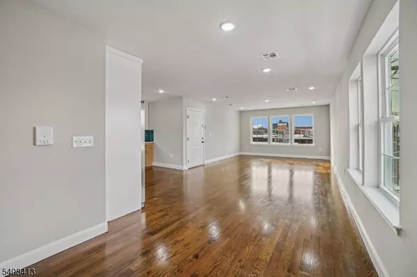 Newark City, NJ 07107,499 7Th Ave