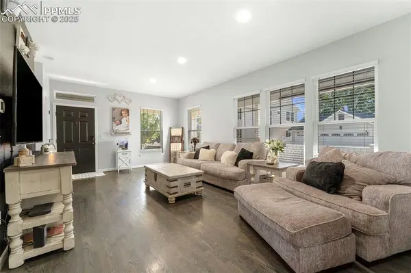 5122 Dvorak CIR, Frederick, CO 80504