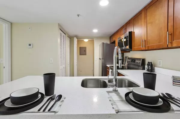 Coconut Creek, FL 33073,5051 Wiles Rd #201