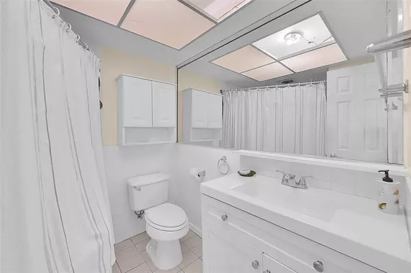 Pompano Beach, FL 33062,1110 N Riverside Dr #14