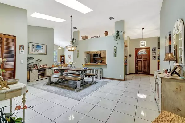 Dania Beach, FL 33004,419 SE 6th St