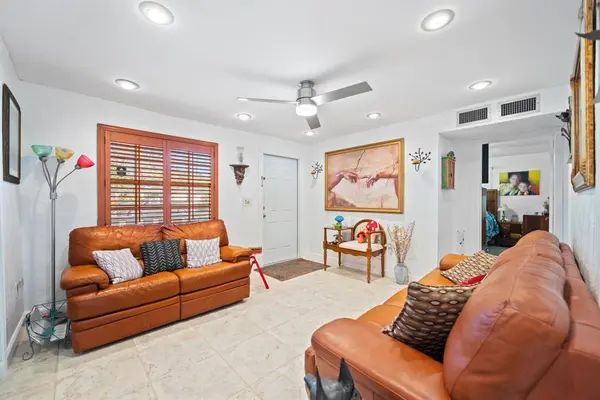 Hialeah, FL 33013,466 E 62nd St