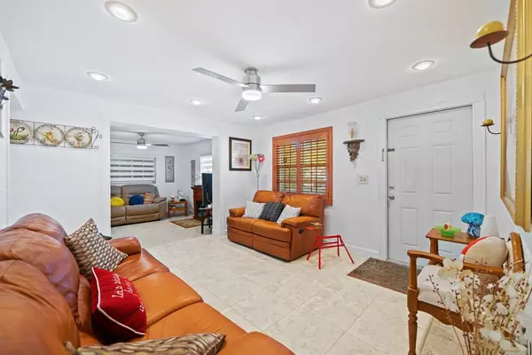 Hialeah, FL 33013,466 E 62nd St