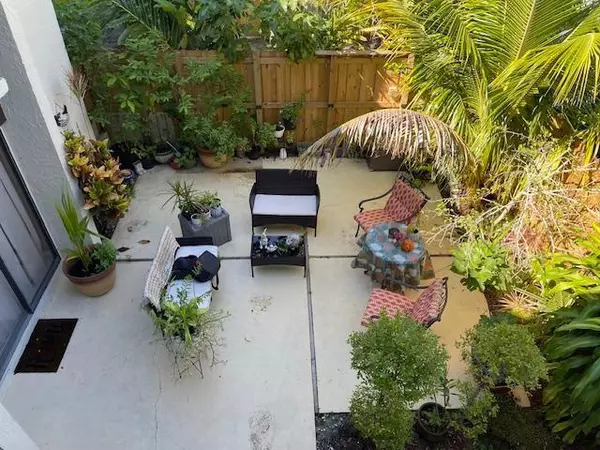 3341 Cocoplum Cir, Coconut Creek, FL 33063