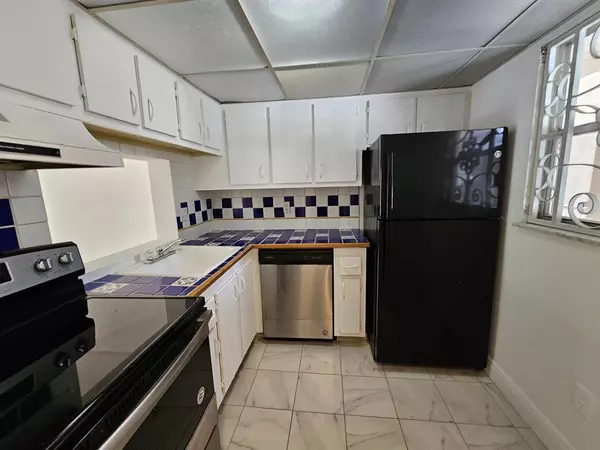 Lauderhill, FL 33313,2800 NW 56th Ave #E201