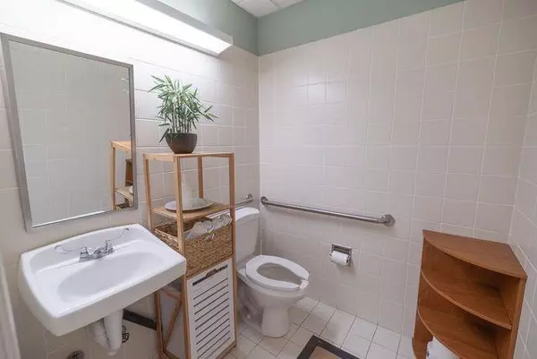 Wilton Manors, FL 33305,1732 NE 26th St #202