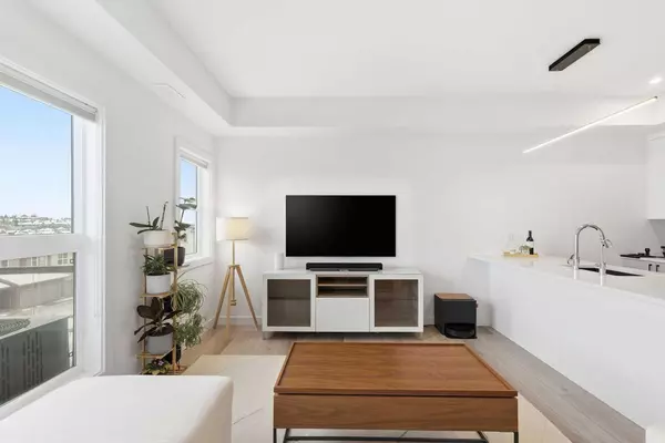 Calgary, AB T3H 6E2,162 Spring Creek Common SW