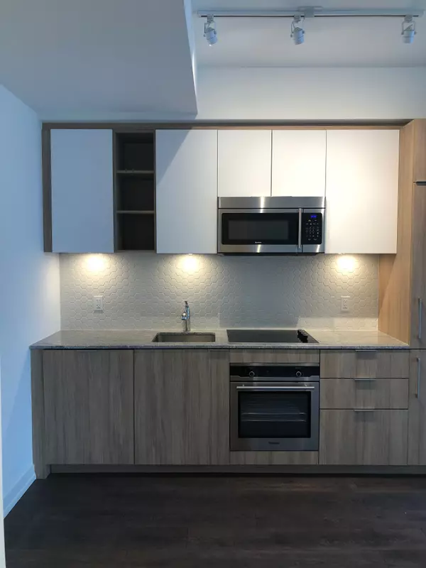 Toronto C01, ON M6K 0C9,50 Ordnance ST #2204