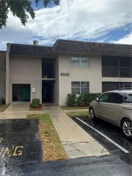 Coral Springs, FL 33065,2830 Riverside Dr #102