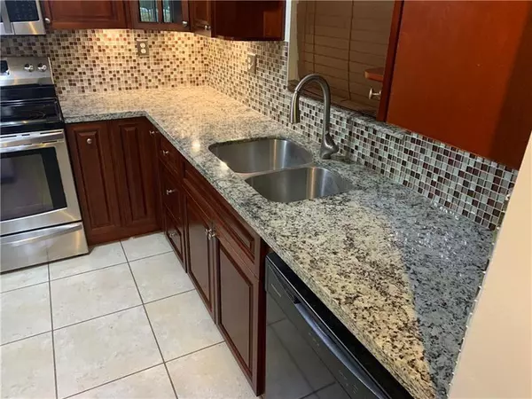 Coral Springs, FL 33065,2830 Riverside Dr #102