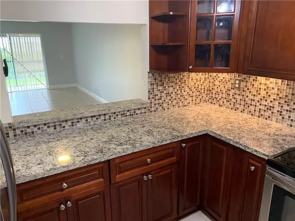 Coral Springs, FL 33065,2830 Riverside Dr #102